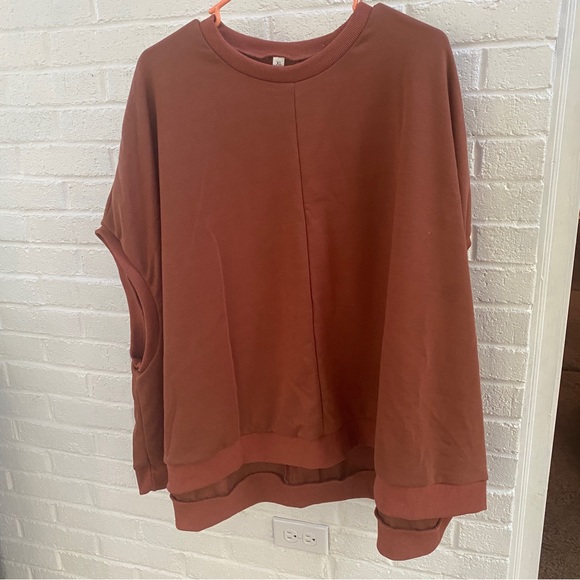Sweaters - Oversized topper/sweatshirt size XL cognac in color